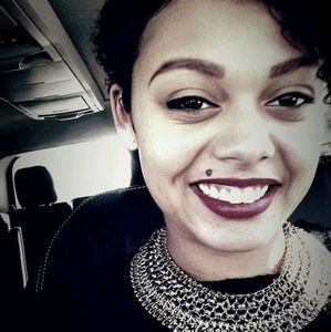 Meet your Posher, Deanna